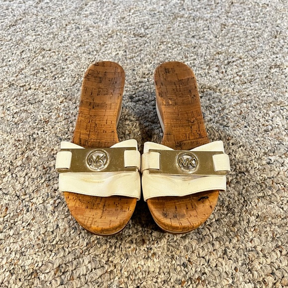 MK Platforms - Picture 1 of 2